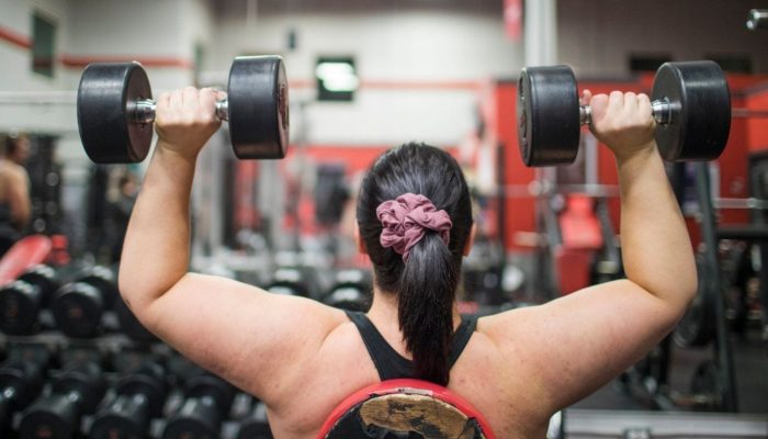 专家争论:你应该先减掉脂肪还是先锻炼肌肉