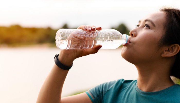 您实际上应该喝多少水？