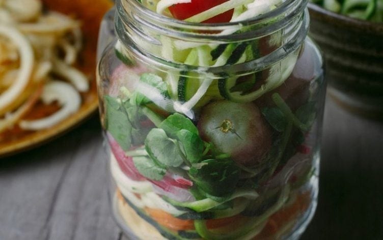 5 Easy, Quick Steps to Making Mason Jar Salads