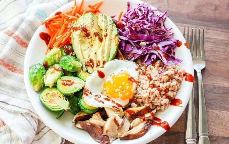 Veggie Bowl with Farro and Egg